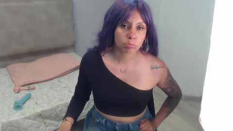 Snapshot of valevicious chatting on 09.22.25 valevicious online show from 09.22.25