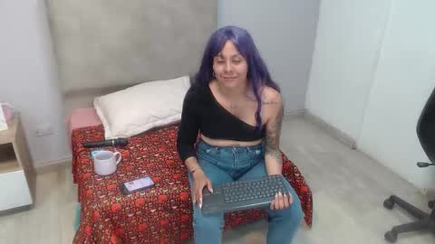 Snapshot of valevicious chatting on 10.01.25 valevicious online show from 10.01.25