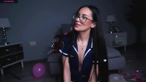 Snapshot of valexielux chatting on 02.12.26 Vale online show from 02.12.26