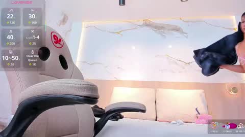 Snapshot of valirya_devote chatting on 09.17.25  VALIRYA  online show from 09.17.25