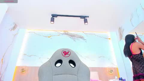  VALIRYA  online show from 12.18.25