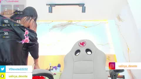 Snapshot of valirya_devote chatting on 01.19.26 VALIRYA online show from 01.19.26