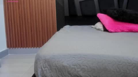 VALKA ROSS online show from 11.17.25