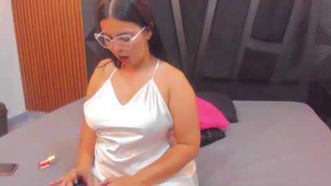 VALKA ROSS online show from 12.15.25