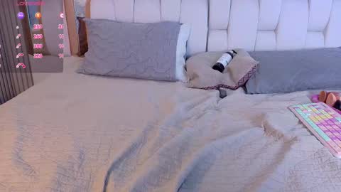 Valkiria moore  online show from 09.17.25