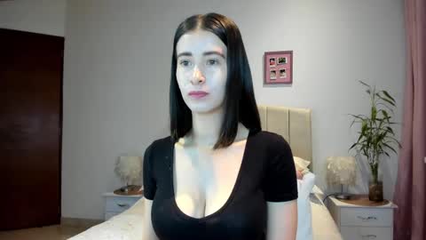 Macarena online show from 03.09.25