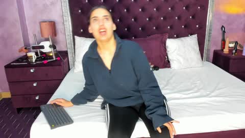 Valerie Val V online show from 01.24.25