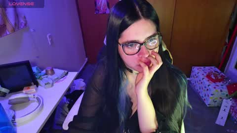 Im Violet online show from 12.22.24