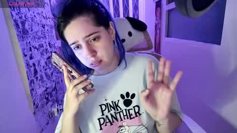 Im Violet online show from 11.14.25