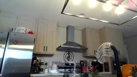 Val Venus online show from 02.04.26