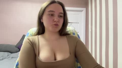 Snapshot of valvet_sky chatting on 07.11.26 Lily online show from 07.11.26