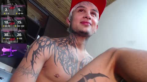 Snapshot of vampiredavyd chatting on 12.03.24 david guzman i model independenthelp me with a thumbs up online show from 12.03.24
