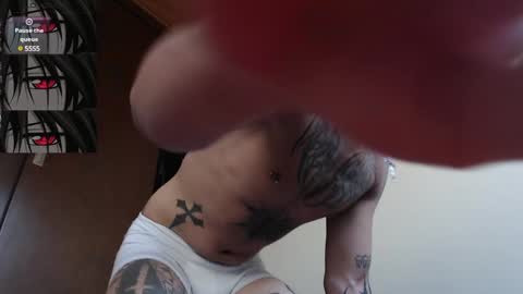 Snapshot of vampiredavyd chatting on 12.08.24 david guzman i model independenthelp me with a thumbs up online show from 12.08.24