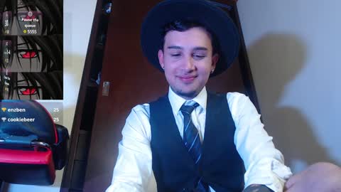 Snapshot of vampiredavyd chatting on 12.21.24 david guzman i model independenthelp me with a thumbs up online show from 12.21.24