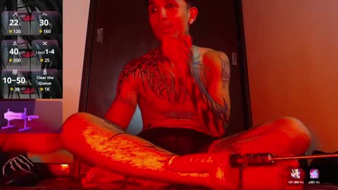 Snapshot of vampiredavyd chatting on 12.21.24 david guzman i model independenthelp me with a thumbs up online show from 12.21.24