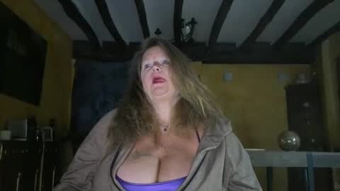 vampwoman online show from 11.26.25