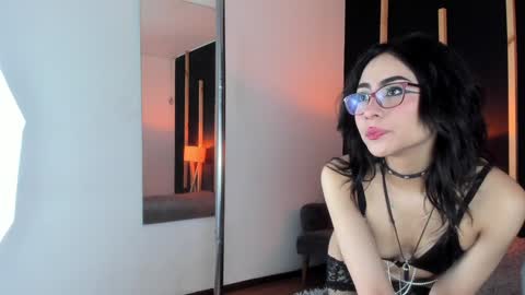 vampy_dolll online show from 12.21.24