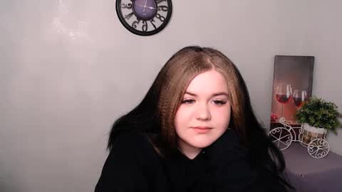 Snapshot of vandaray_ chatting on 03.07.25 Vanda online show from 03.07.25