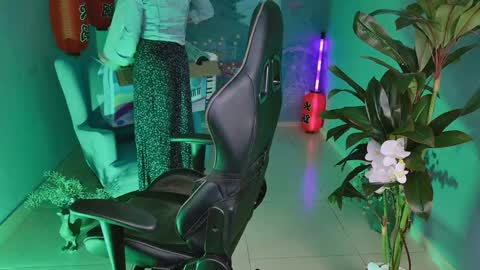 Vanda online show from 01.24.25