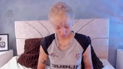 vane_grey online show from 07.25.26