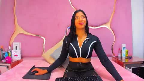 Snapshot of vanelin18 chatting on 03.11.25 Vane online show from 03.11.25