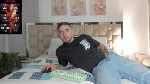 Vanessa  Please help me with your thumbs up its important  online show from 01.16.26