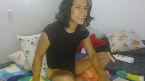 Snapshot of vanessa_aniston83 chatting on 12.12.24 vanessa online show from 12.12.24