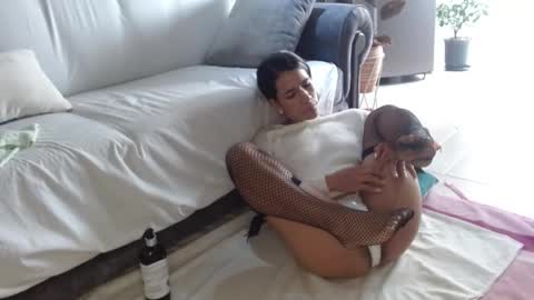 Snapshot of vanessa_aniston83 chatting on 10.29.25 vanessa online show from 10.29.25