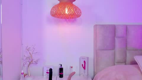 Snapshot of vanessa_cruz_18 chatting on 06.05.26 Vane online show from 06.05.26