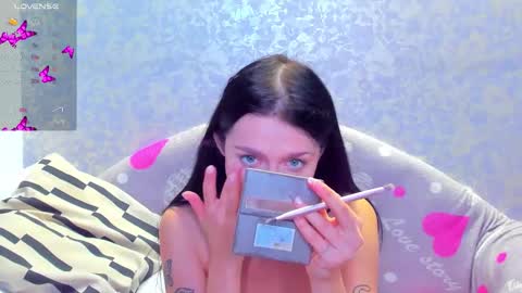 Snapshot of vanessa_florence chatting on 10.25.25 RUSSIAN BARBIE BABE online show from 10.25.25