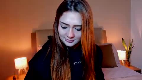 Snapshot of vanessa_foxyy chatting on 06.19.26 vanessa_foxyy online show from 06.19.26