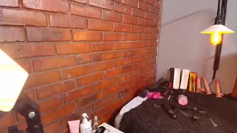 Snapshot of vanessa_frost chatting on 09.14.25 Van online show from 09.14.25