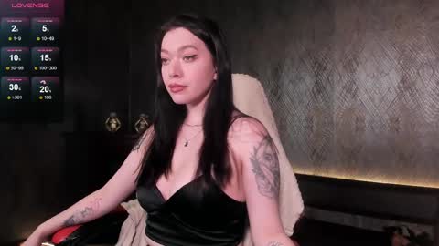 Snapshot of vanessa_ives chatting on 12.08.24 Vanessa online show from 12.08.24
