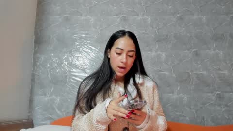 vanessaadol online show from 01.28.25