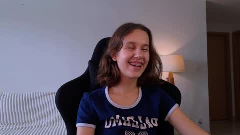 Snapshot of vanessabayer chatting on 12.13.24 vanessa online show from 12.13.24