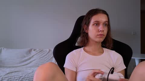 Snapshot of vanessabayer chatting on 12.20.24 vanessa online show from 12.20.24