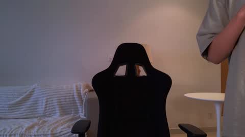 Snapshot of vanessabayer chatting on 12.20.24 vanessa online show from 12.20.24