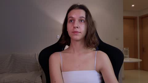 Snapshot of vanessabayer chatting on 12.20.24 vanessa online show from 12.20.24