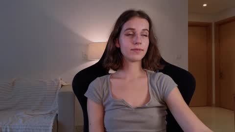 Snapshot of vanessabayer chatting on 12.22.24 vanessa online show from 12.22.24