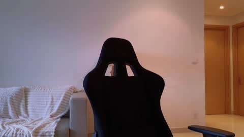 Snapshot of vanessabayer chatting on 12.24.24 vanessa online show from 12.24.24