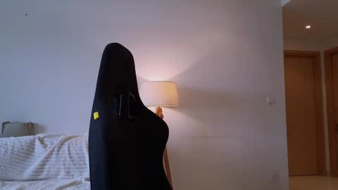 Snapshot of vanessabayer chatting on 12.27.24 vanessa online show from 12.27.24