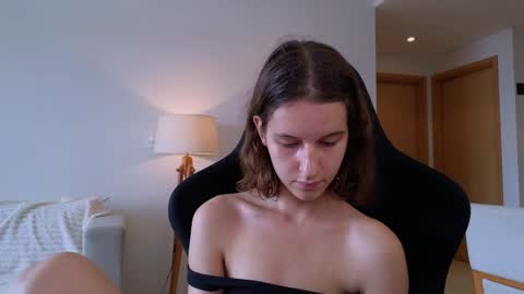 Snapshot of vanessabayer chatting on 12.27.24 vanessa online show from 12.27.24