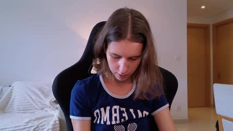 Snapshot of vanessabayer chatting on 12.29.24 vanessa online show from 12.29.24