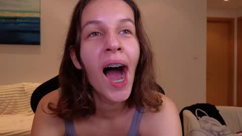 Snapshot of vanessabayer chatting on 01.24.25 vanessa online show from 01.24.25