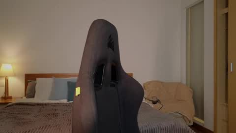 Snapshot of vanessabayer chatting on 03.05.25 vanessa online show from 03.05.25