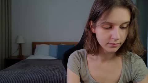 Snapshot of vanessabayer chatting on 03.11.25 vanessa online show from 03.11.25