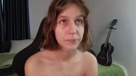 Snapshot of vanessabayer chatting on 09.17.25 vanessa online show from 09.17.25