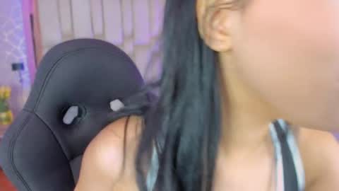 Snapshot of vanessaduval chatting on 09.15.25 vanessaduval online show from 09.15.25