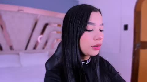 vanessaduval online show from 12.15.25