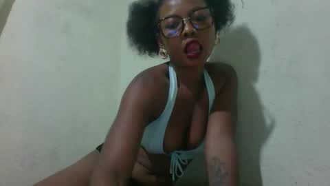 vanessah64 online show from 04.22.26